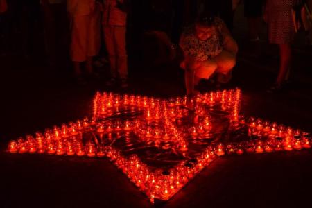 В Севастополе зажгли традиционную «Звезду памяти»