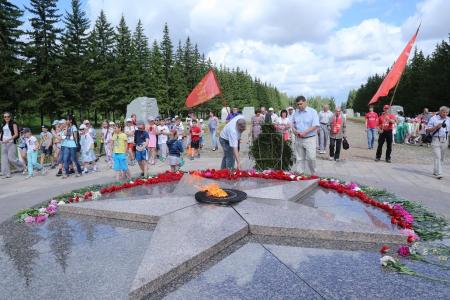 Омские коммунисты почтили память воинов Великой Отечественной