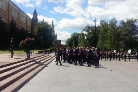 К.К. Тайсаев принял участие в торжественной церемонии возложения венков к Могиле Неизвестного Солдата у Кремлевской стены