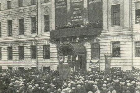 Проект KPRF.RU "Хроника революции". 12 июня 1917 года: В ряде городов произведены облавы дезертиров, командующим армиями западного фронта назначен А.И. Деникин