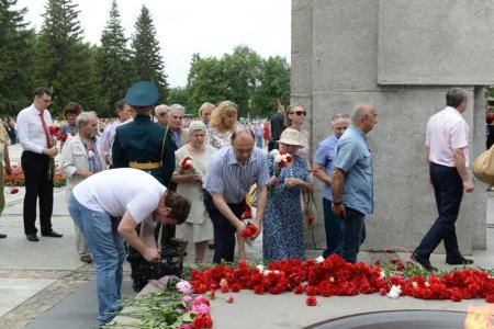 «Никто не забыт, ничто не забыто»: День памяти и скорби прошел в Новосибирске