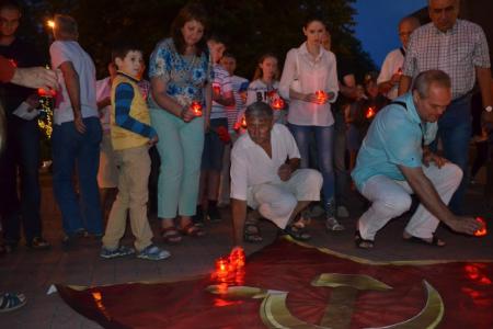 В Севастополе зажгли традиционную «Звезду памяти»