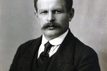 Проект KPRF.RU "Хроника революции". 8 июня 1917 года: Нарастает кризис в связи с решением Кронштадтского совета не подчиняться Временному правительству, Ленин дал показания по «делу провокатора Малиновского»