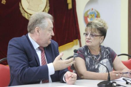 Сергей Обухов: «Уверен, что женщины покажут мужчинам, как надо сражаться за губернаторство!»  Пресс-конференция в Саратове секретаря ЦК КПРФ