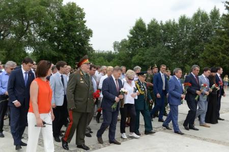«Никто не забыт, ничто не забыто»: День памяти и скорби прошел в Новосибирске