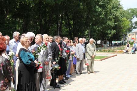 Коммунисты отметили 96-ю годовщину крымского комсомола