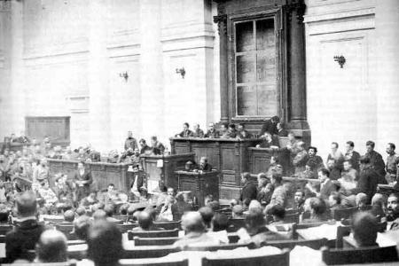 Проект KPRF.RU "Хроника революции". 24 июня 1917 года: Всероссийский съезд Советов продолжил обсуждение вопроса о войне, состоялся митинг женщин-работниц против войны и дороговизны