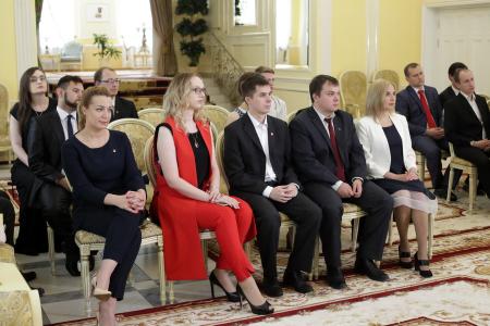 Дмитрий Новиков вручил дипломы выпускникам Центра политической учебы