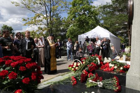 Г.А. Зюганов принял участие в открытии памятника Г.Н. Селезневу на Троекуровском кладбище Москвы