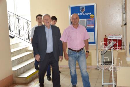 Якутия. От КПРФ на выборы главы города Нерюнгри пойдет коммунист Олег Пустовой, а мэра Якутска - Радий Васильев