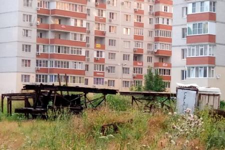 Краснодар. Депутат-коммунист Д.В. Коломиец поддержал требование граждан с улицы Черкасской о сносе разрушающегося «недостроя»