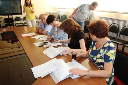 Все кандидаты областного списка КПРФ на выборах в депутаты Саратовской областной думы шестого созыва зарегистрированы. Ольга Алимова представила в облизбирком листы поддержки  для прохождения «муниципального фильтра» 