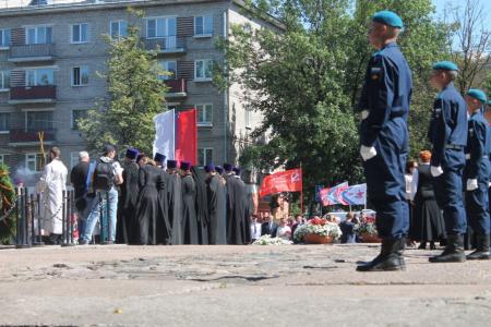 Псков. В день освобождения города от немецко-фашистских захватчиков коммунисты приняли участие в городском митинге