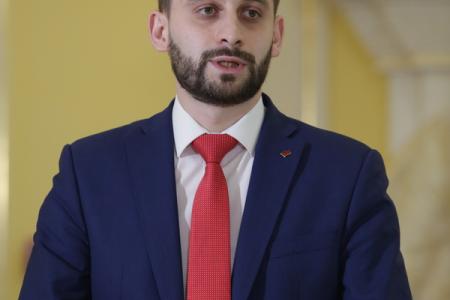 Дмитрий Новиков вручил дипломы выпускникам Центра политической учебы