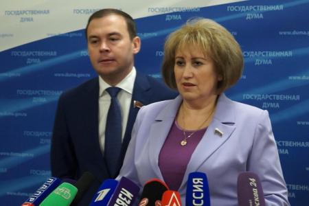 «Долевое строительство, лесная амнистия и бюджет на 2018 год». Ю.В. Афонин и В.А. Ганзя выступили перед журналистами