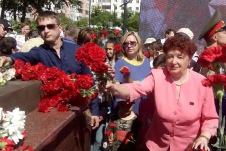 Тюменская область. Лидер тюменских коммунистов Т.Н. Казанцева приняла участие в открытии памятника Герою Советского Союза  И.И. Федюнинскому 