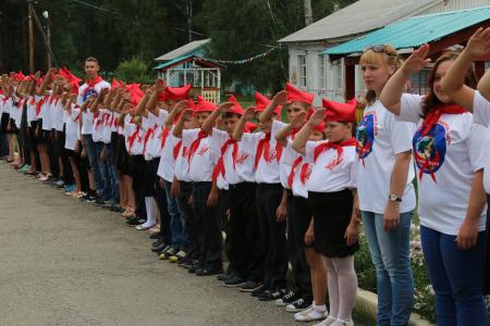 Под Иркутском при поддержке КПРФ открылся пионерский лагерь «Алые паруса»