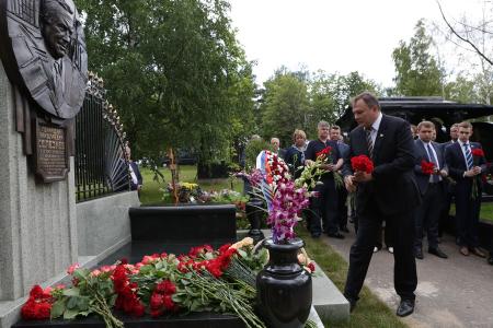 Г.А. Зюганов принял участие в открытии памятника Г.Н. Селезневу на Троекуровском кладбище Москвы