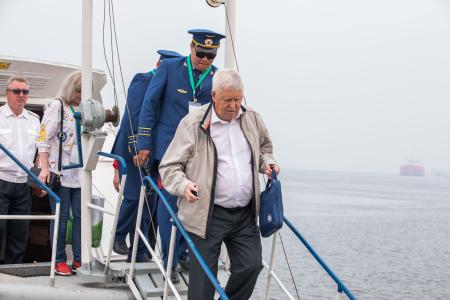 Лидер якутских коммунистов Виктор Губарев обратился с приветствием к участникам международного конкурса профессионального мастерства железнодорожников