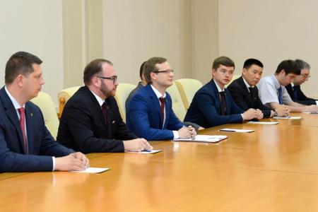 В.П. Исаков встретился с зампредом Центрального Комитета Трудовой партии Кореи Чве Рён Хэ 