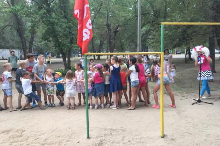 Волгоградская область, г.Волжский. Депутаты-коммунисты в день города подарили детям настоящий праздник