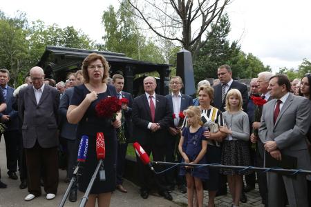 Г.А. Зюганов принял участие в открытии памятника Г.Н. Селезневу на Троекуровском кладбище Москвы