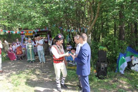 Республика Коми. Лидер коммунистов региона Олег Михайлов выступил на празднике «Родник, живи!»