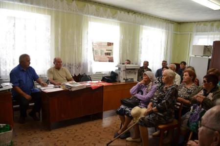 Волгоградская область. В селе Гмеленка Старополтавского района благодаря коммунистам города Волжского появилось отделение общероссийской общественной организации «Дети войны»