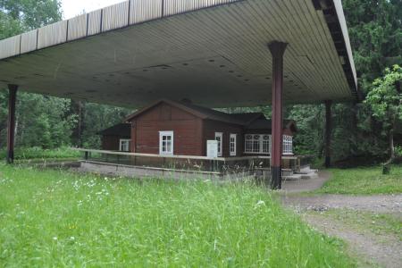 Ленинградские коммунисты поздравили коллектив ленинского музея «Ялкала» со знаменательной датой