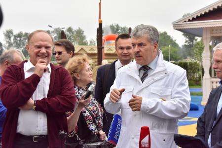 «Здесь есть все, что нужно для сердца, ума и души человека». Фракция КПРФ в Госдуме провела выездное мероприятие в подмосковном совхозе имени Ленина