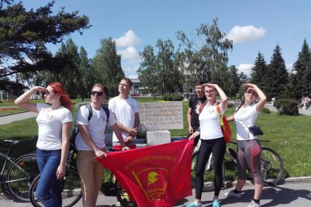 Алтайский край. Коммунисты организовали спортивный праздник для детей в Барнауле