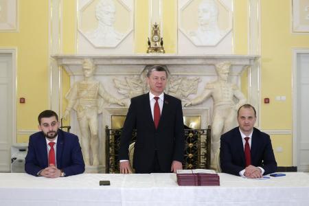 Дмитрий Новиков вручил дипломы выпускникам Центра политической учебы
