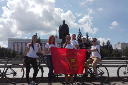 Алтайский край. Коммунисты организовали спортивный праздник для детей в Барнауле