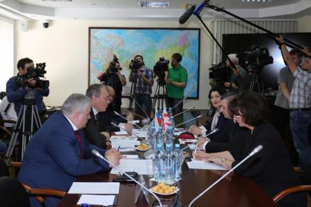 К.К. Тайсаев принял участие во встрече между представителями российского и грузинского парламентов