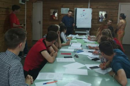 С.Г. Левченко открыл Всероссийскую Байкальскую Школу комсомольского актива