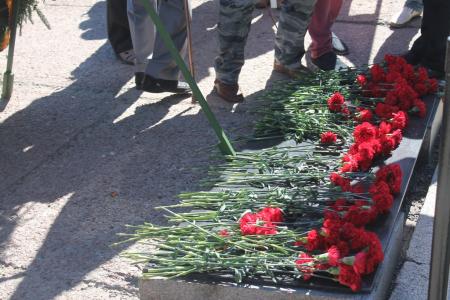 Псков. В день освобождения города от немецко-фашистских захватчиков коммунисты приняли участие в городском митинге