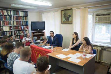 Волгоградская область. В Волжском состоялось общее собрание комсомольцев