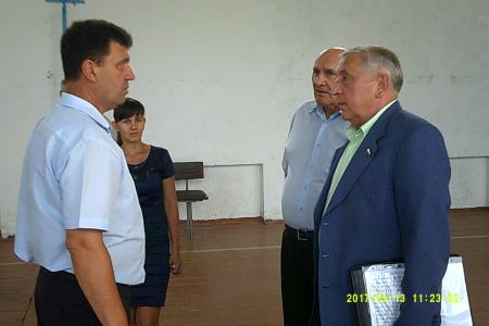 Николай Харитонов провел ряд встреч с жителями своего избирательного округа