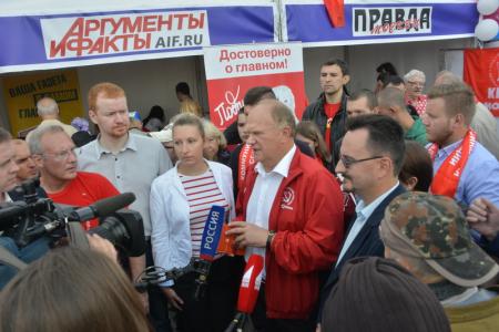 Г.А.Зюганов посетил Московский фестиваль Прессы