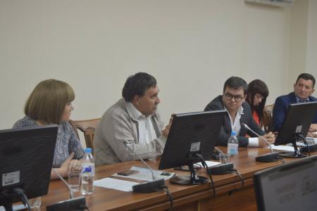 Алтайский край. По инициативе депутатов-коммунистов прошел парламентский круглый стол по народной законодательной инициативе