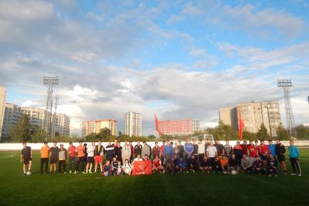Екатеринбург. Коммунисты провели футбольный турнир