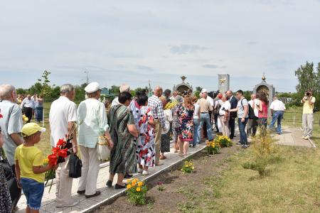 В первый день рабочего визита в Орловскую область Г.А. Зюганов встретился с горожанами и партийным активом, принял участие в чествовании ветеранов и открытии мемориального комплекса "Военная семья"