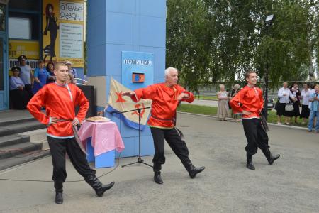 Алтайский край. Коммунисты приняли участие в подготовке концерта ко Дню ВМФ в Барнауле