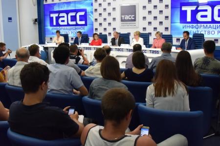 21 августа в Москве в информационном агентстве ТАСС состоялась пресс-конференция лидера КПРФ и группы женщин – кандидатов в губернаторы от КПРФ