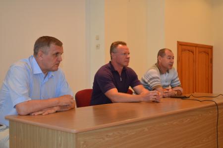 Кандидат на должность губернатора Севастополя Роман Кияшко и член Президиума ЦК КПРФ Николай Коломейцев провели встречу с трудовым коллективом ЦКБ «Коралл»