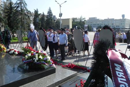Белгородские коммунисты и их союзники отметили 74-ю годовщину освобождения Белгорода 