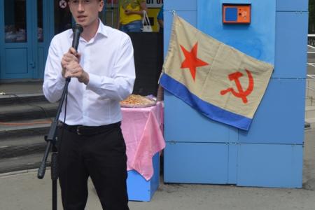 Алтайский край. Коммунисты приняли участие в подготовке концерта ко Дню ВМФ в Барнауле