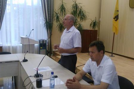 Кандидат в губернаторы Ярославской области от КПРФ Михаил Парамонов встретился с жителями Гаврилов-Яма и Ростова  
