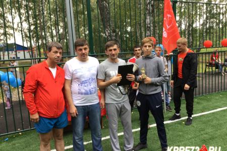 «КПРФ – за бесплатный спорт!». Коммунисты и комсомольцы Тюмени провели футбольный турнир