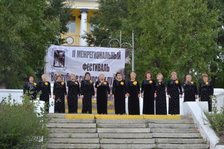 В.Г. Поздняков вручил гран-при победителям конкурсов II Межрегионального фестиваля «Во глубине сибирских руд…»